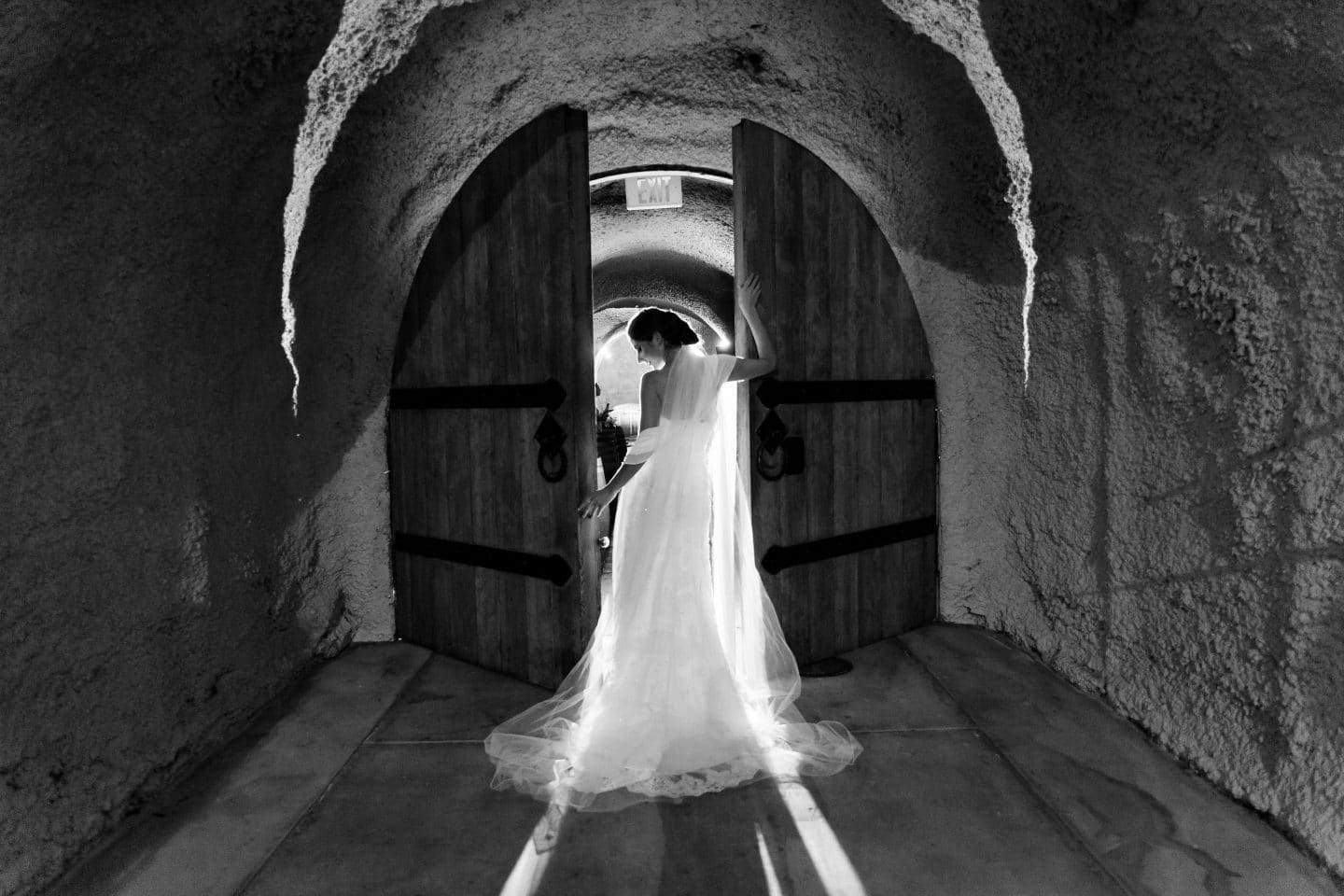 Cottonwood winery wedding picture