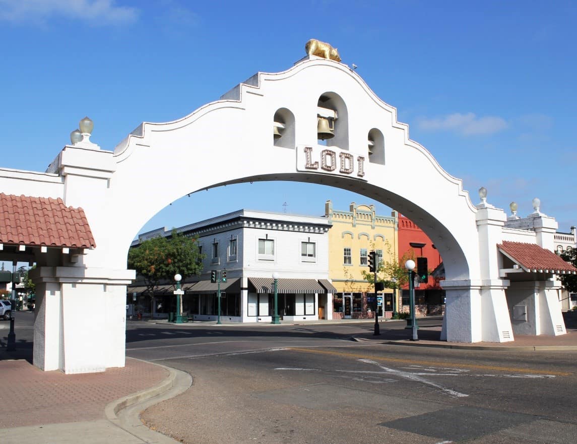 mission-arch-lodi lodi wine country welcome arch