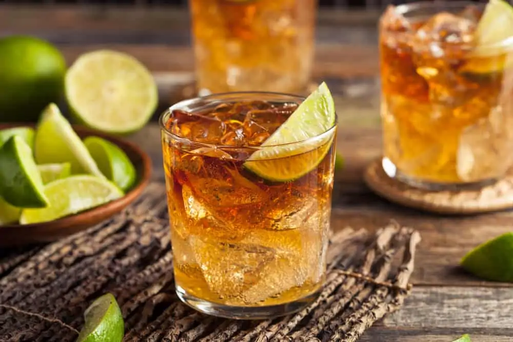 how to make a classic whiskey ginger